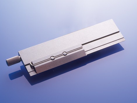 هلدر تیغ میکروتوم